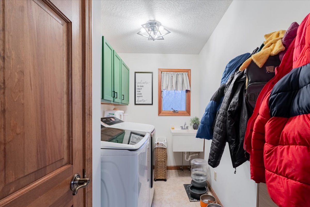 5000 Silverado Lane Clinton, IL 61727 - Photo 13 of 57
