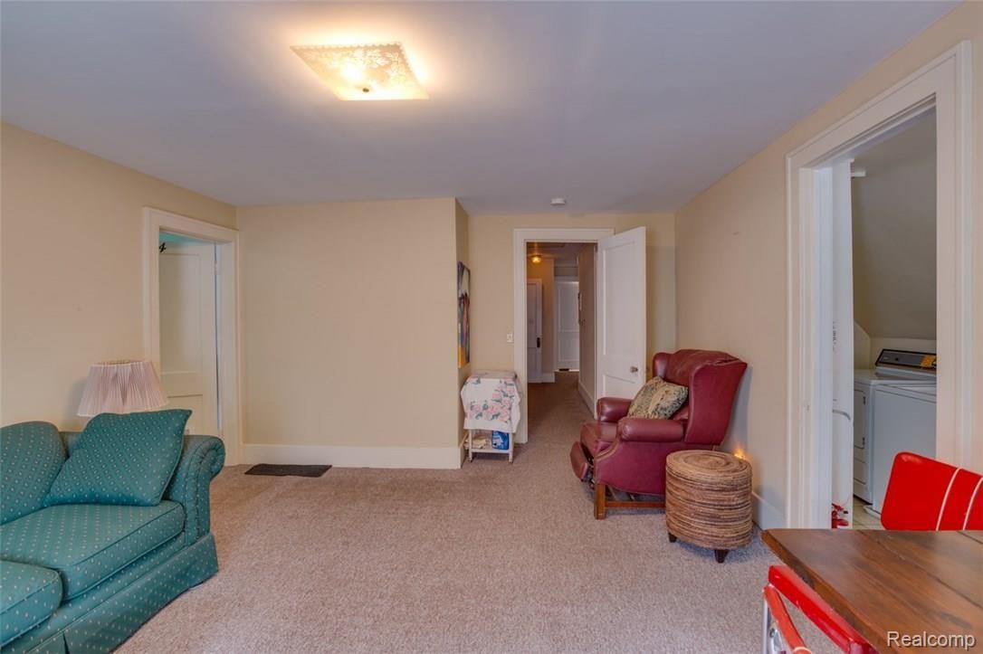 1622 Crooks Road Royal Oak, MI 48067 - Photo 25 of 47 Upper Floor Living Room