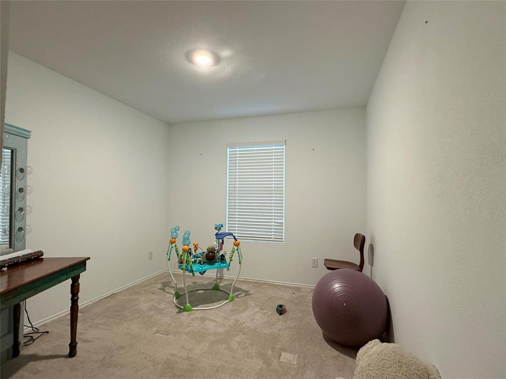330 Ashbrook Way Princeton, TX 75407 - Photo 8 of 11 a room with toys