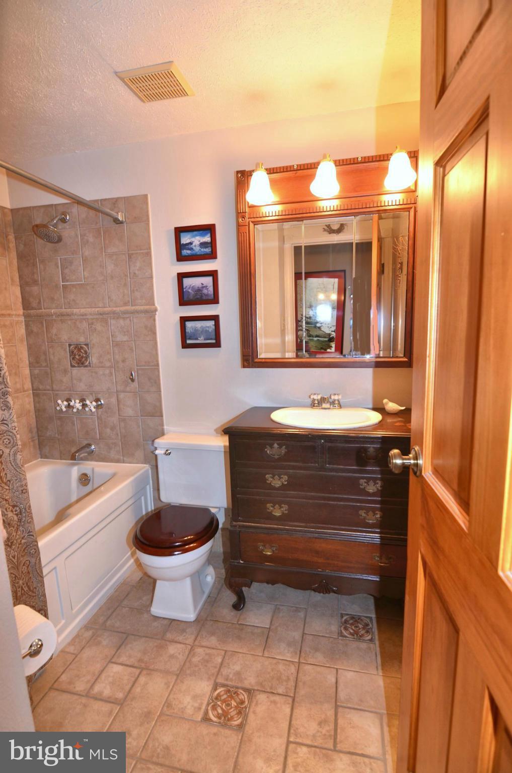 7716 Baggins Road Hanover, MD 21076 - Photo 19 of 30 Bath