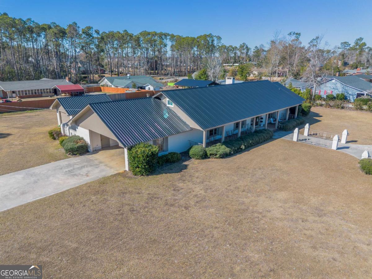 403 Rose Lane Douglas, GA 31533 - Photo 13 of 42 a view of a town in front of house