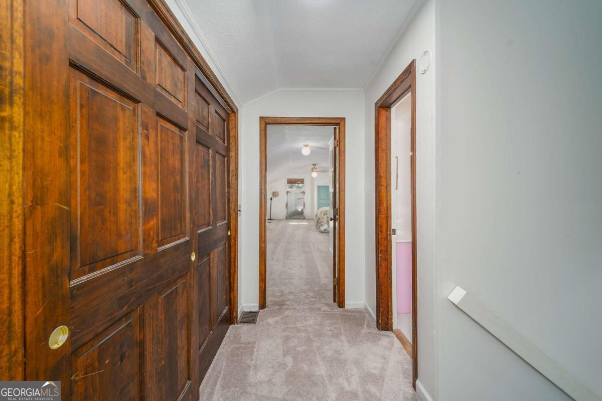 403 Rose Lane Douglas, GA 31533 - Photo 35 of 42 a view of hallway with closet