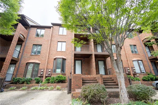 $1,600 | 102 Wafco Lane, Greensboro, NC 27401