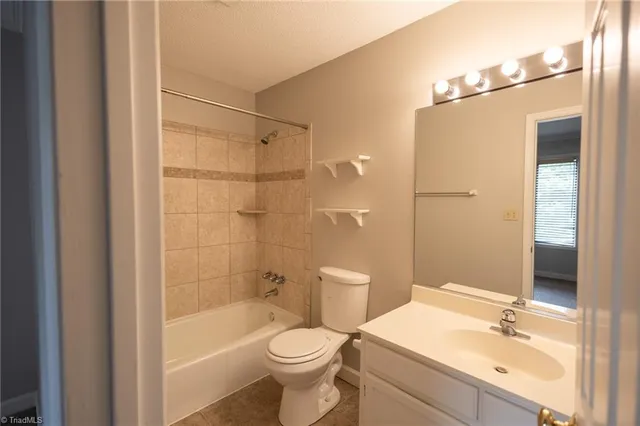 $1,600 | 102 Wafco Lane, Greensboro, NC 27401