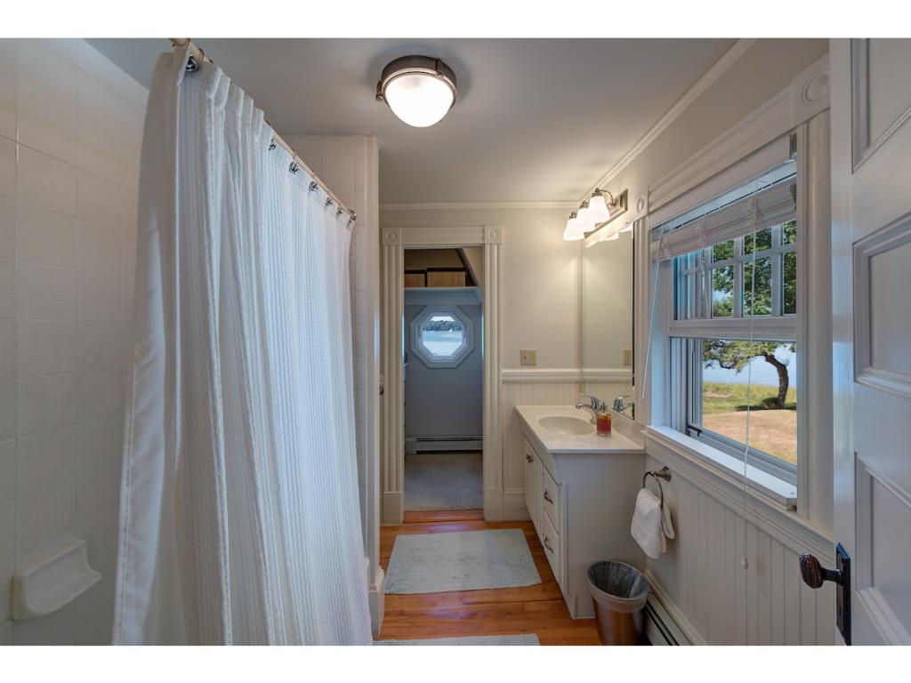 391 Dover Point Road, Unit B Dover, NH 03820 - Photo 22 of 28