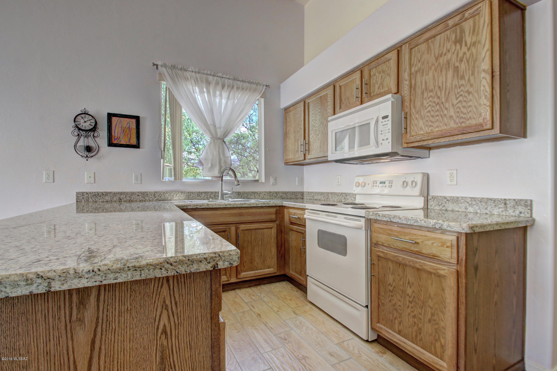 1712 Círculo Alameda Rio Rico, AZ 85648 - Photo 17 of 38