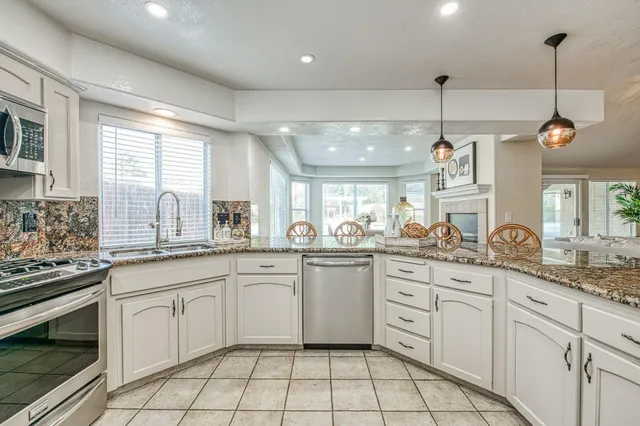 $525,000 | 6246 North Capri Court, Fresno, CA 93711