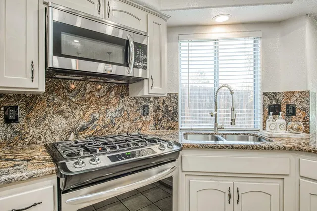 $525,000 | 6246 North Capri Court, Fresno, CA 93711