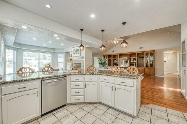 $525,000 | 6246 North Capri Court, Fresno, CA 93711