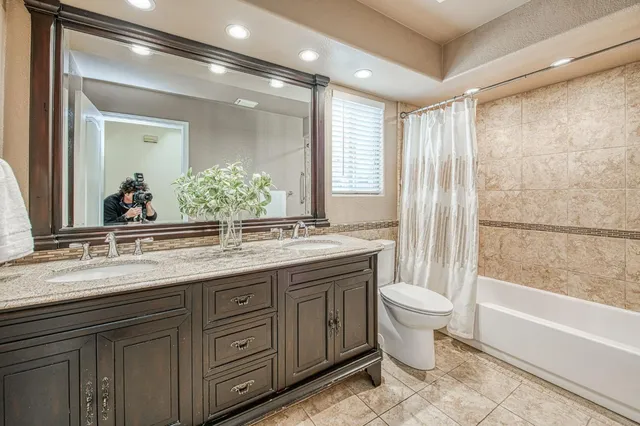 $525,000 | 6246 North Capri Court, Fresno, CA 93711