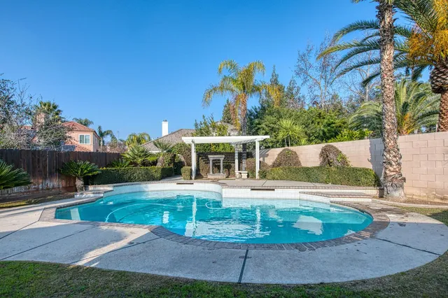 $525,000 | 6246 North Capri Court, Fresno, CA 93711