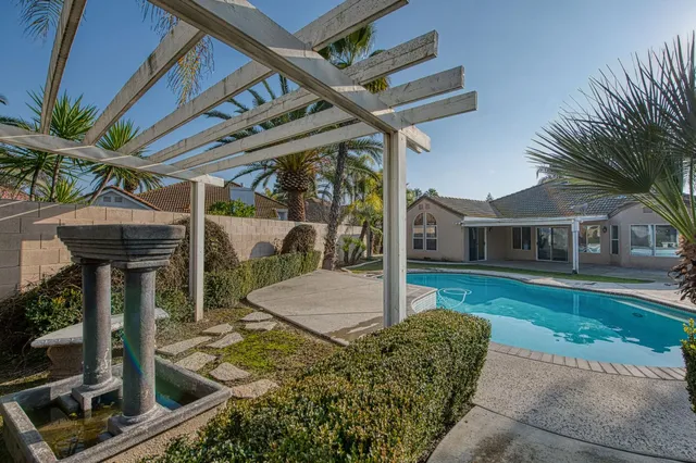 $525,000 | 6246 North Capri Court, Fresno, CA 93711