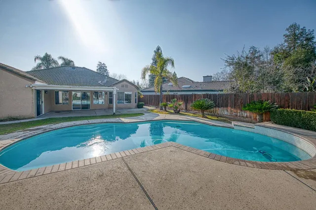 $525,000 | 6246 North Capri Court, Fresno, CA 93711
