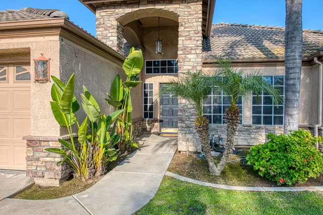 $525,000 | 6246 North Capri Court, Fresno, CA 93711