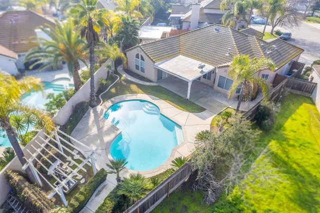 $525,000 | 6246 North Capri Court, Fresno, CA 93711