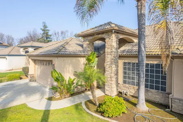 $525,000 | 6246 North Capri Court, Fresno, CA 93711