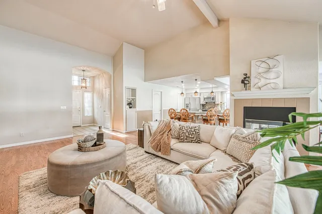 $525,000 | 6246 North Capri Court, Fresno, CA 93711