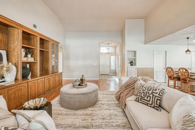 $525,000 | 6246 North Capri Court, Fresno, CA 93711