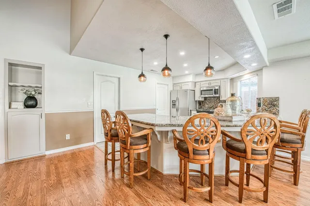 $525,000 | 6246 North Capri Court, Fresno, CA 93711