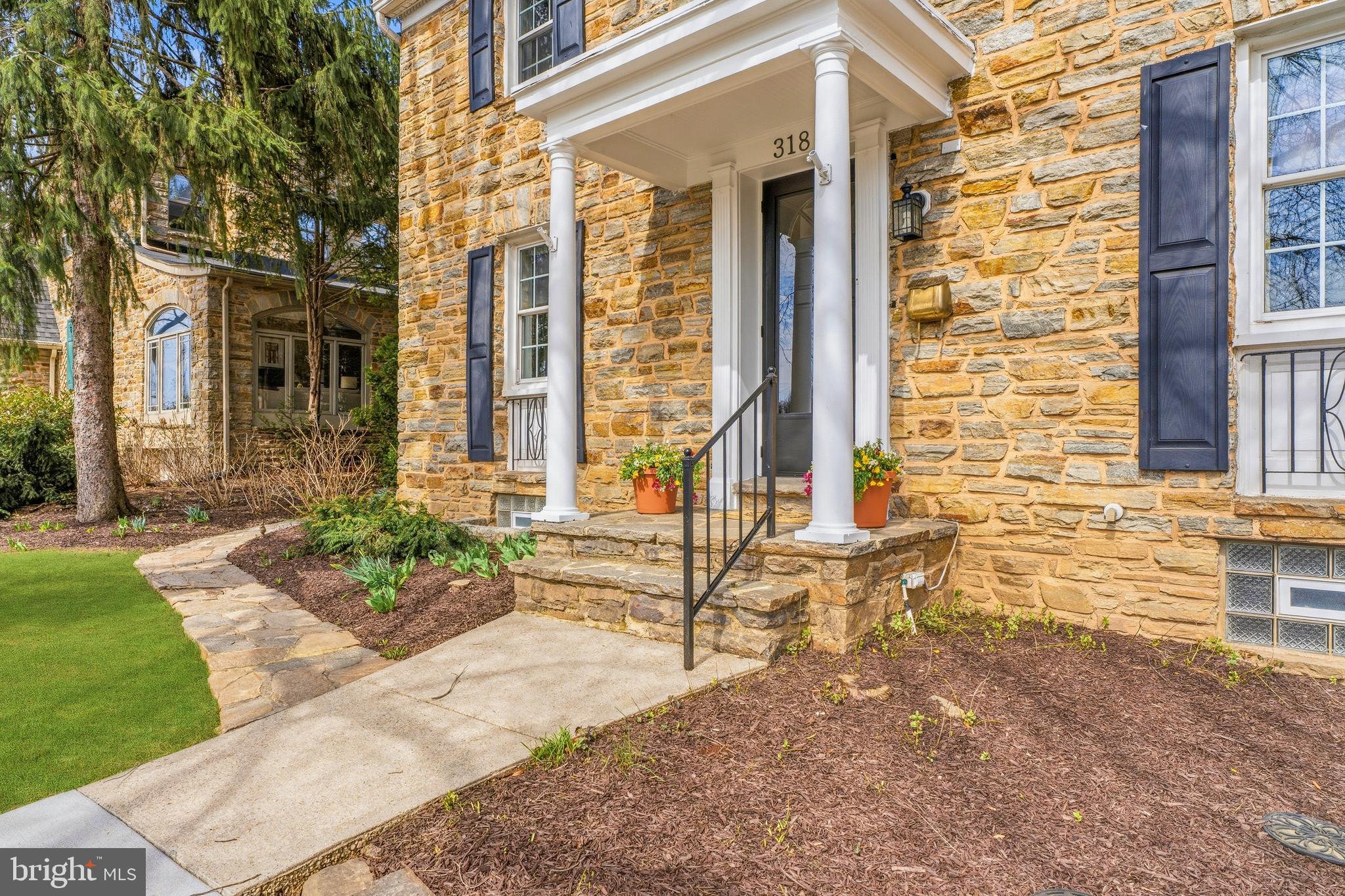 318 Alabama Road Towson, MD 21204 - Photo 3 of 72 a view of a brick buildings with many windows