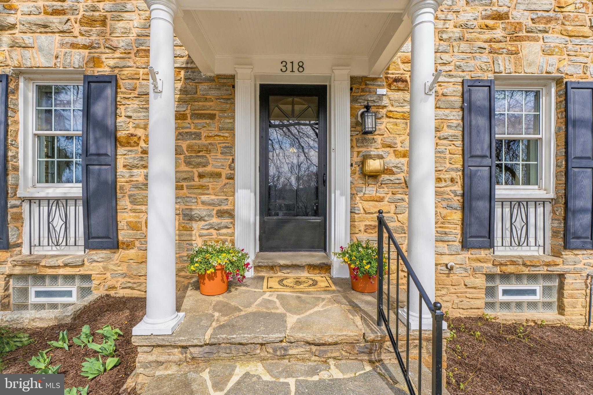 318 Alabama Road Towson, MD 21204 - Photo 4 of 72 a view of a brick buildings with many windows