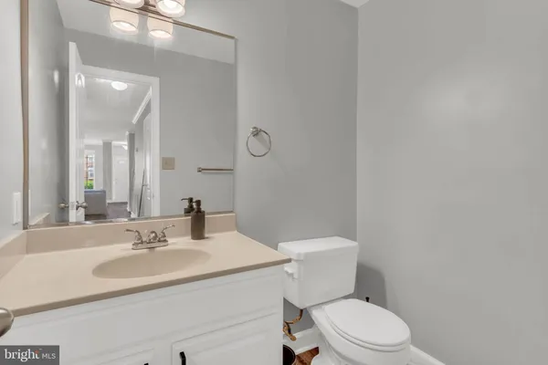 $2,250 | 3829 Chesterwood Drive, Unit 3829, Silver Spring, MD 20906