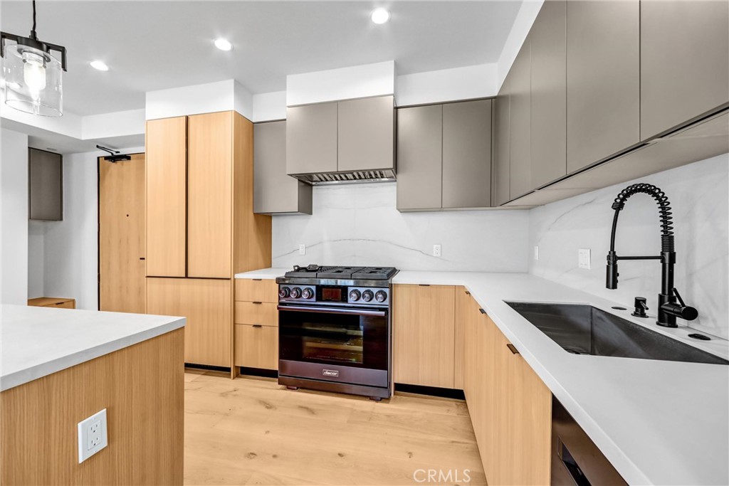 10352 Riverside Drive, Unit 203A Toluca Lake, CA 91602 - Photo 15 of 53