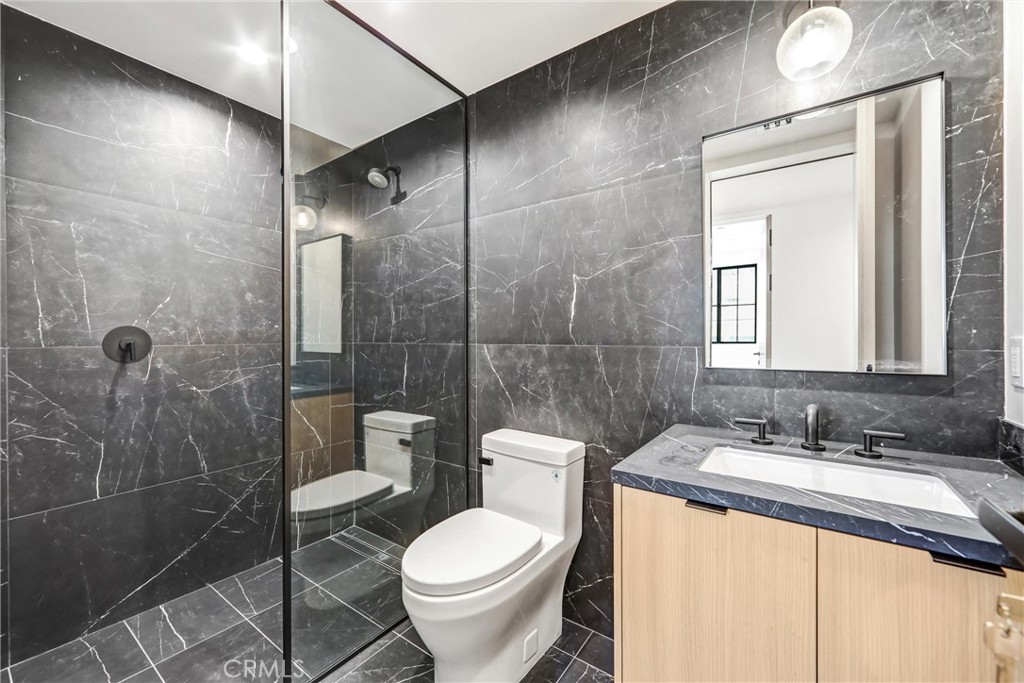 10352 Riverside Drive, Unit 203A Toluca Lake, CA 91602 - Photo 24 of 53