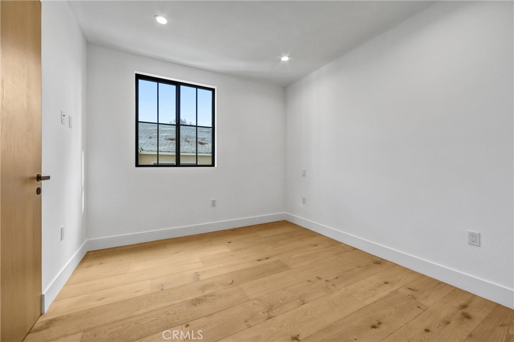 10352 Riverside Drive, Unit 203A Toluca Lake, CA 91602 - Photo 26 of 53