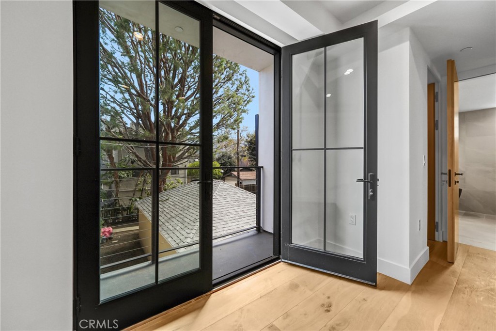 10352 Riverside Drive, Unit 203A Toluca Lake, CA 91602 - Photo 35 of 53