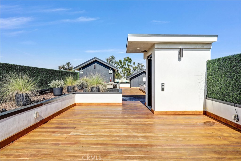 10352 Riverside Drive, Unit 203A Toluca Lake, CA 91602 - Photo 42 of 53