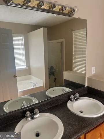 $250,000 | 5490 Twin Lakes Drive, South Fulton, GA 30349