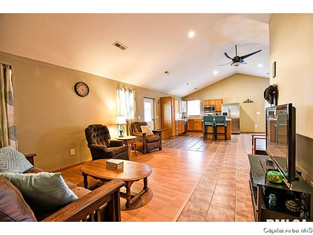 4155 Riverside Drive Springfield, IL 62707 - Photo 4 of 33