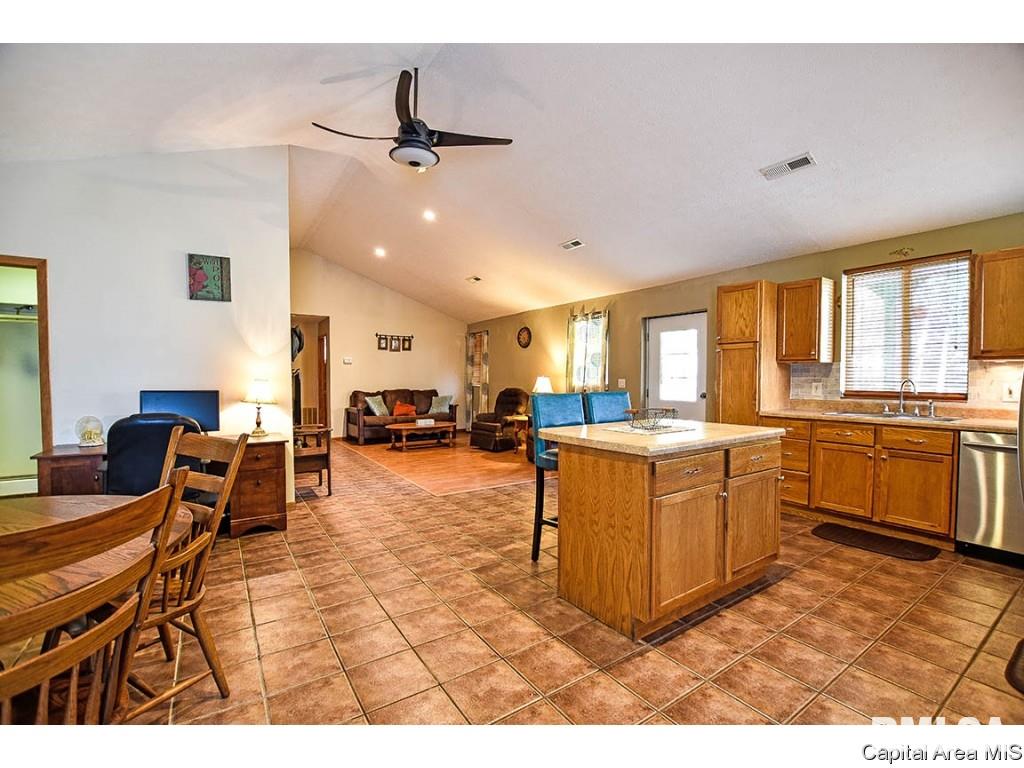 4155 Riverside Drive Springfield, IL 62707 - Photo 8 of 33