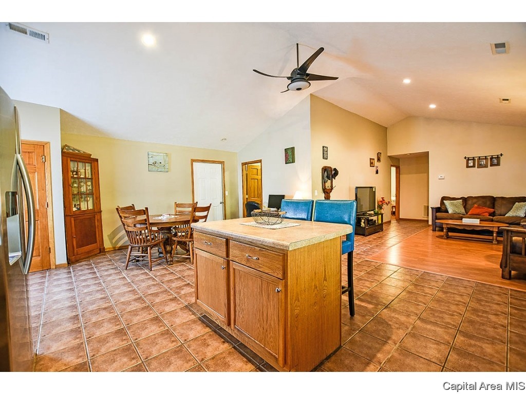 4155 Riverside Drive Springfield, IL 62707 - Photo 9 of 33