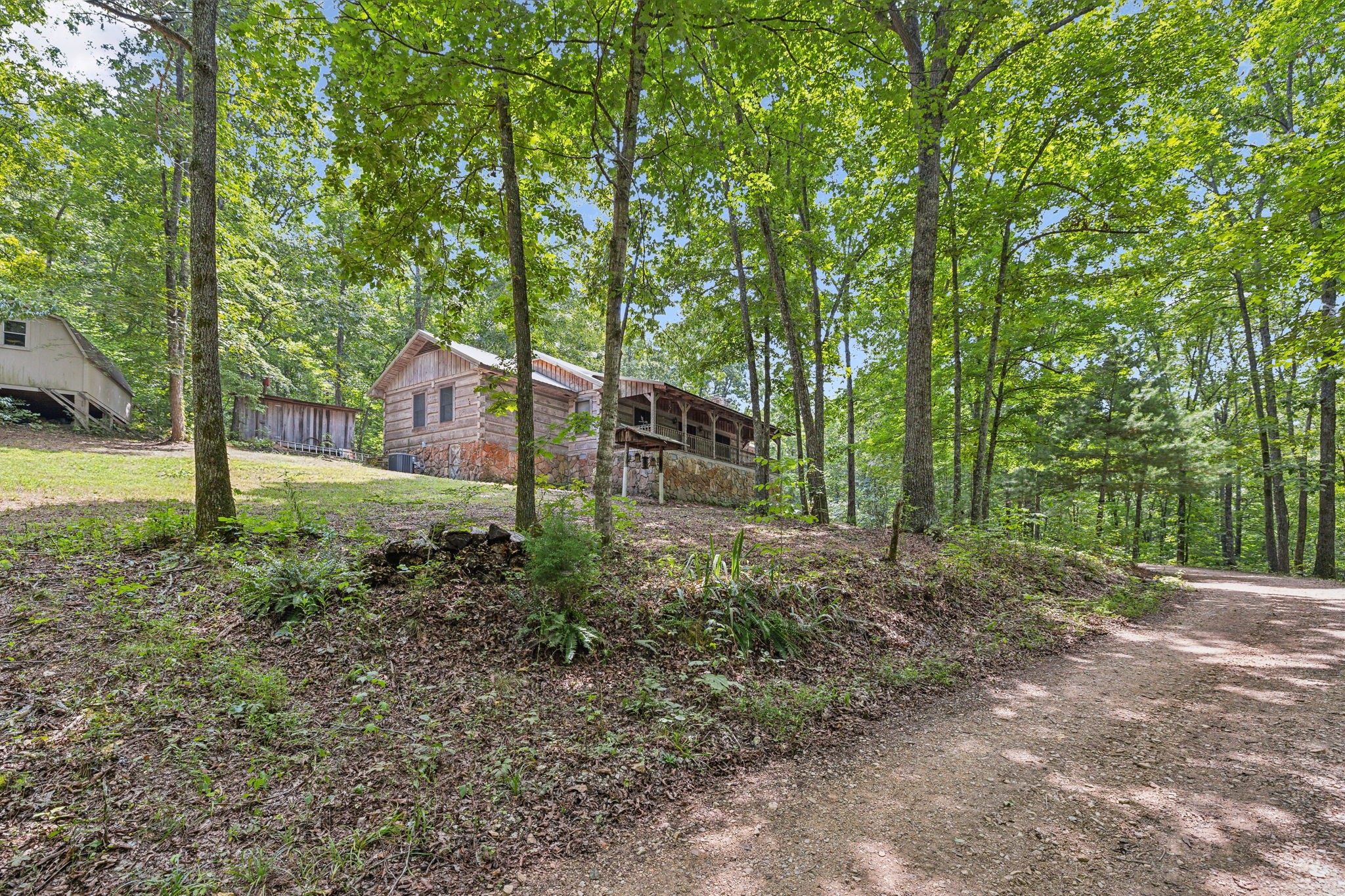 1369 Swan Creek Loop Road Centerville, TN 37033 - Photo 4 of 34 Gallery Image 4