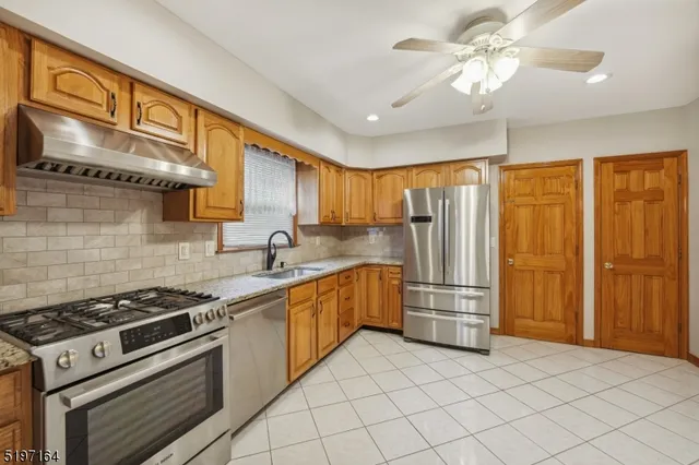 $2,950 | 82 2nd Avenue, Unit 1, Garwood, NJ 07027