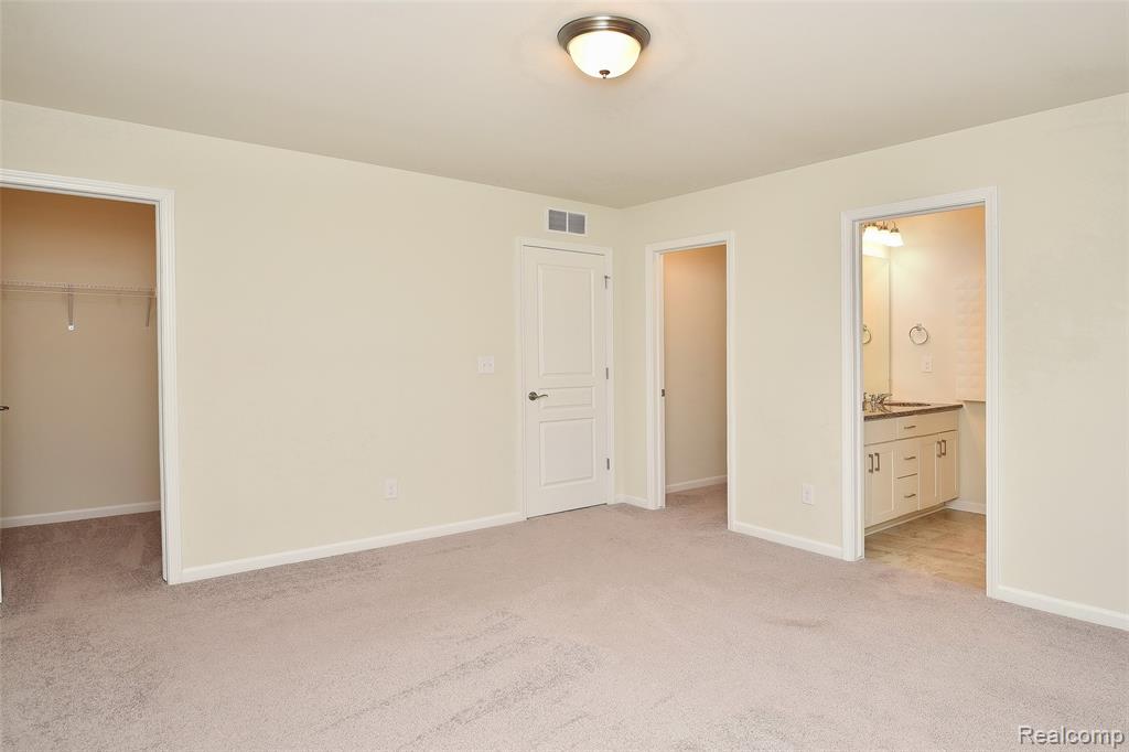 2888 Glenbar Circle Rochester, MI 48307 - Photo 21 of 38