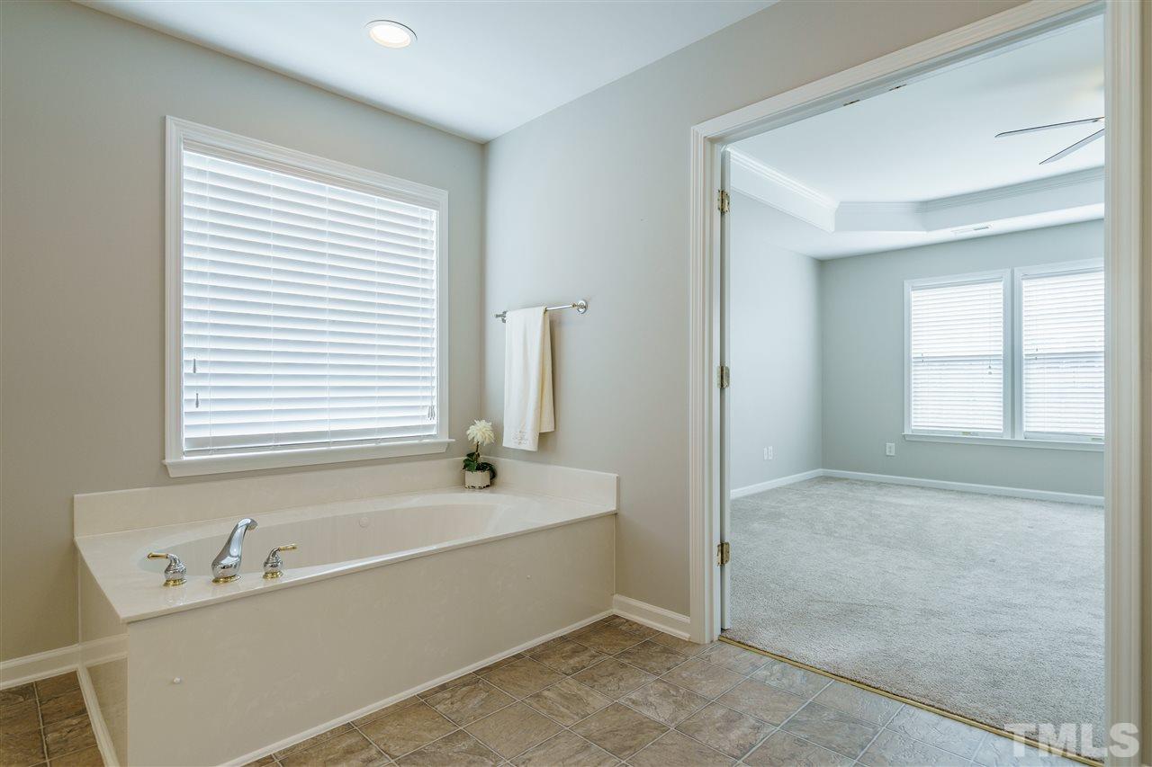 7705 Silver View Lane Raleigh, NC 27613 - Photo 17 of 24