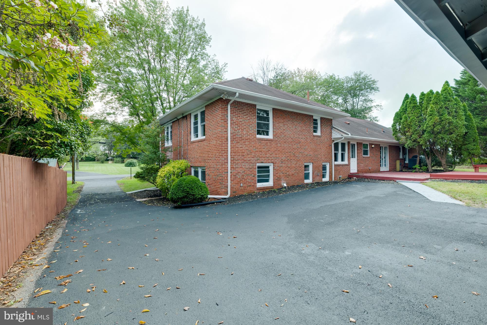 8908 Briarcroft Lane Laurel, MD 20708 - Photo 5 of 30 Exterior (Front)