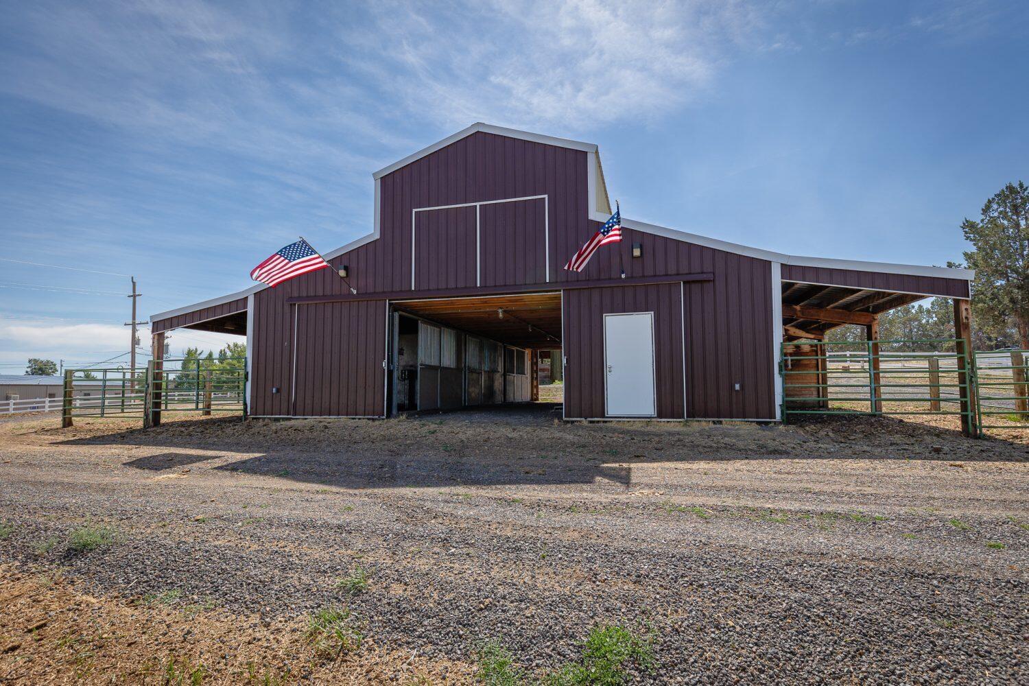 7140 Jake Road Klamath Falls, OR 97601 - Photo 33 of 44 20250809-MLS-133-1500x1000 (1)