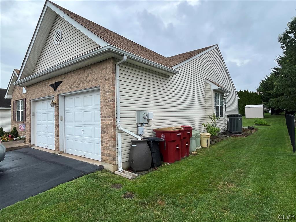 2600 Ben Jon Road Easton, PA 18040 - Photo 3 of 8 Right side front...
