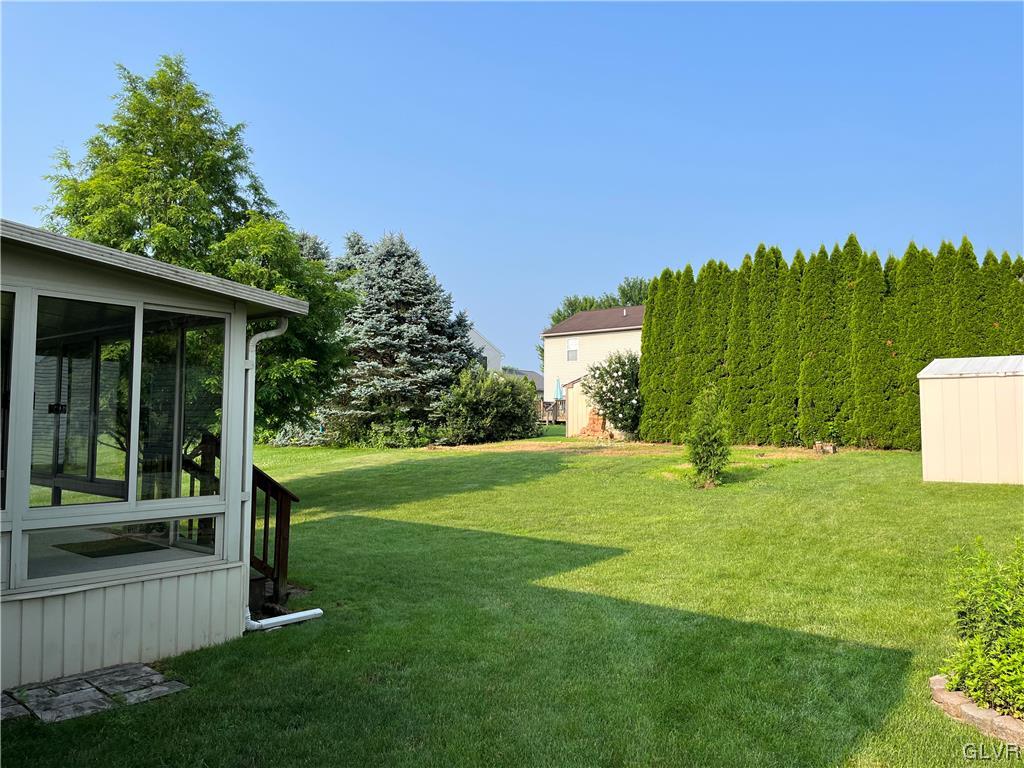 2600 Ben Jon Road Easton, PA 18040 - Photo 4 of 8 to the right side of the back yard