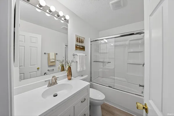$440,000 | 52453 Liberty Mills Court, Granger, IN 46530