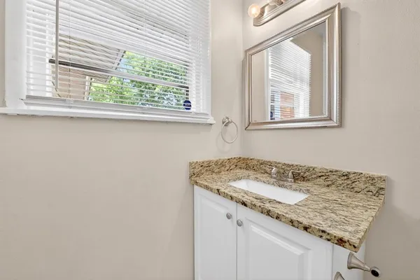 $1,800 | 2539 Hillsboro Avenue, Dallas, TX 75228