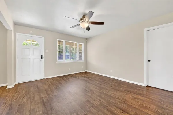 $1,800 | 2539 Hillsboro Avenue, Dallas, TX 75228