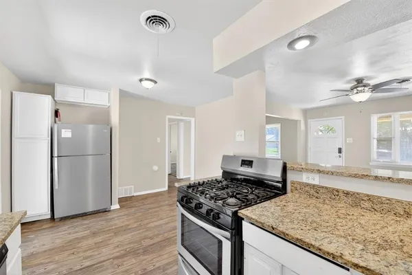 $1,800 | 2539 Hillsboro Avenue, Dallas, TX 75228