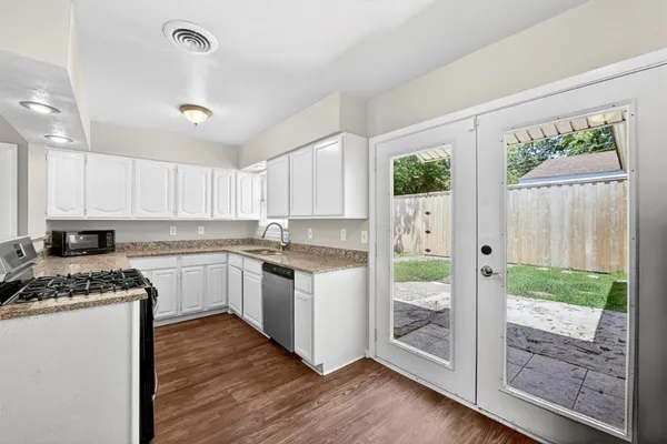 $1,800 | 2539 Hillsboro Avenue, Dallas, TX 75228