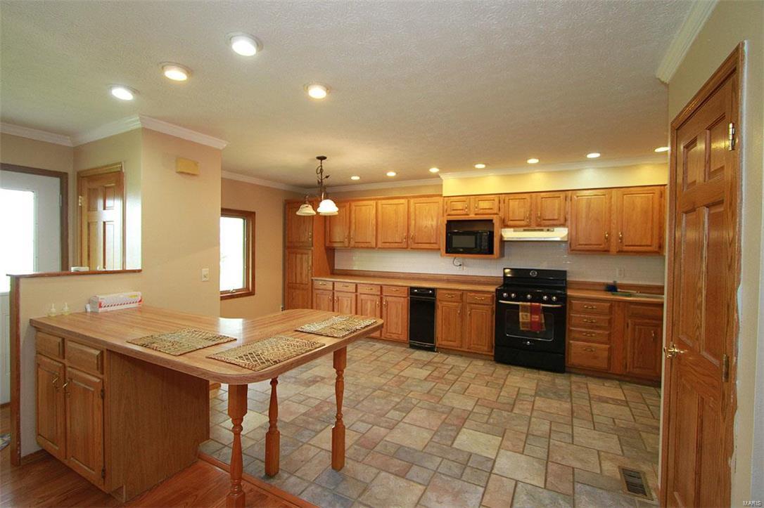 4422 Wilderness Road Highland, IL 62249 - Photo 21 of 96 Gallery Image 21