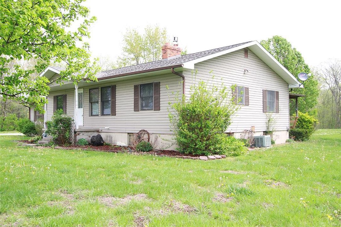 4422 Wilderness Road Highland, IL 62249 - Photo 4 of 96 Gallery Image 4